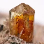 cristal de mineral de apatito en forma de punta