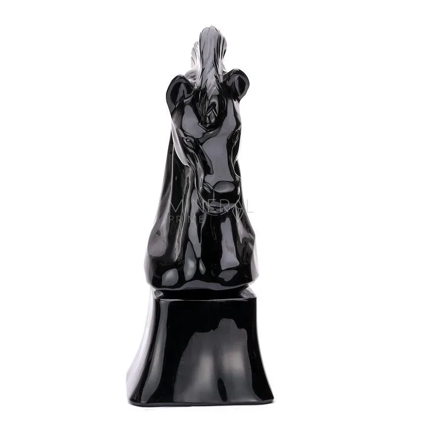 busto de caballo fabricado con mineral de obsidiana
