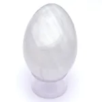mineral de selenita pulido en forma de huevo