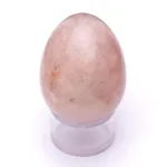 mineral de cuarzo fresa pulido en forma de huevo