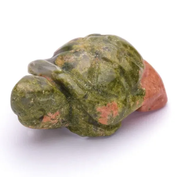 figura de tortuga fabricada con mineral de unakita