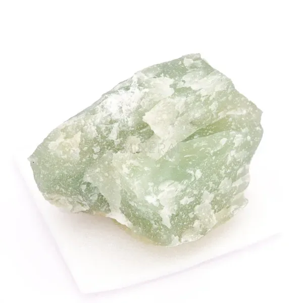 jade verde mineral en bruto