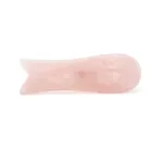 gua sha de cuarzo rosa con forma de pata de jarron