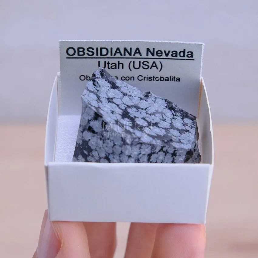 mineral de coleccion obsidiana nevada en bruto natural