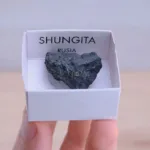 mineral de coleccion shungita en bruto natural