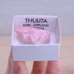 mineral de coleccion thulita natural