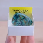 mineral de coleccion turquesa howlita natural