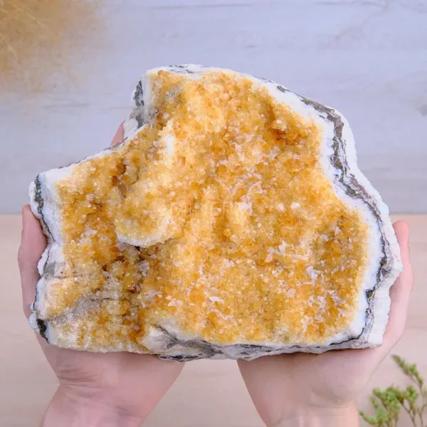 mineral drusa de cuarzo citrino natural