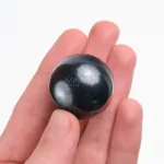 piedra esfera de shungita brillante