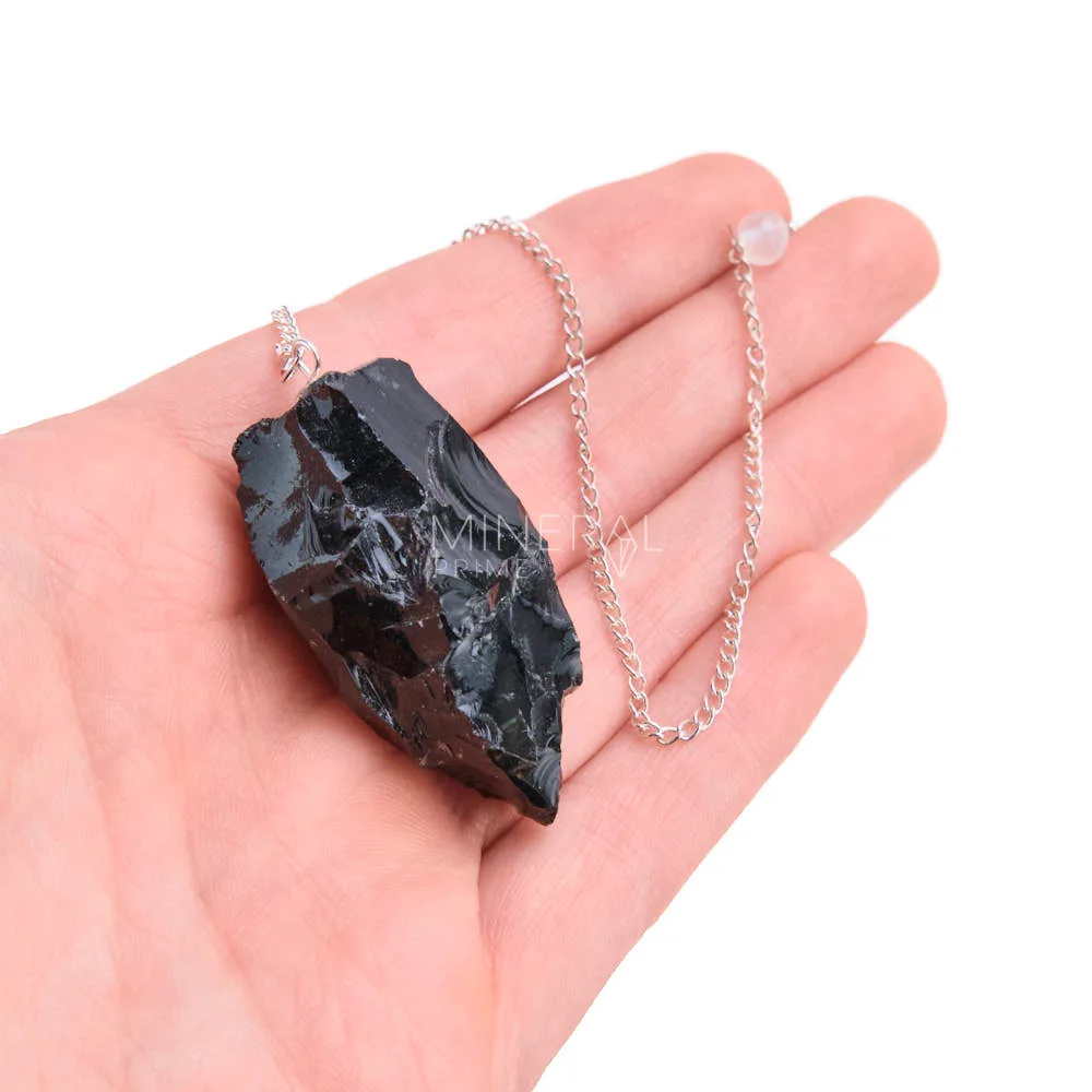 piedra pendulo de obsidiana en bruto