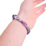 pulsera de amatista pulida formas libres mineral